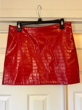 SHEIN Red Croc-Embossed Mini Skirt